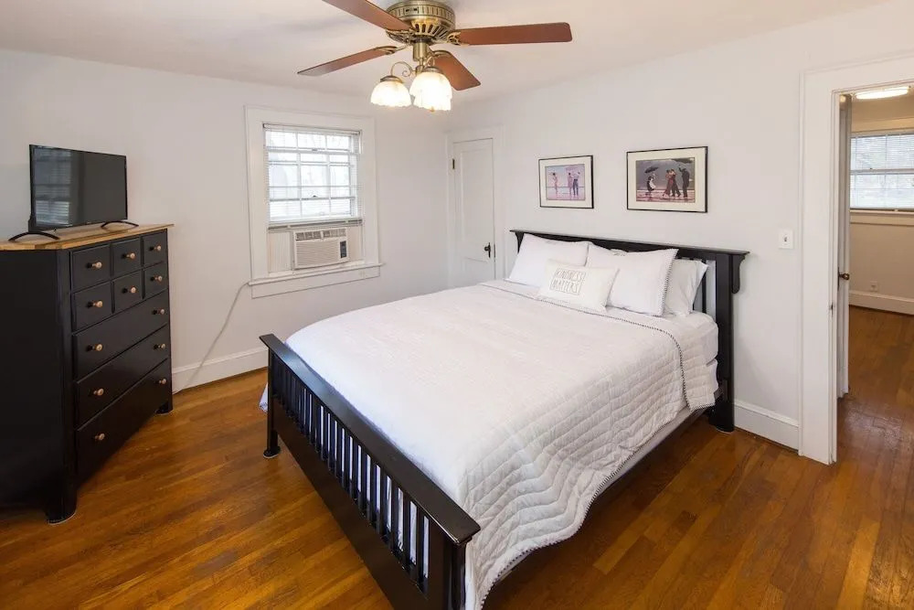 23rd Street White House 4 Bedrooms 2 Bathrooms Home