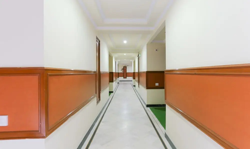 Hotel Adarsha Inn