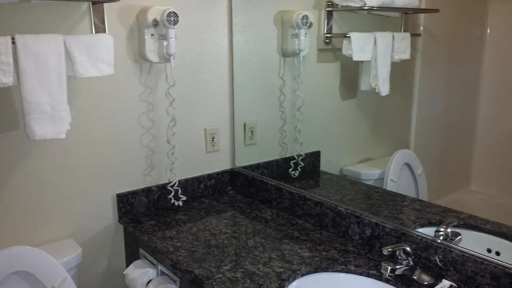 Regency Hotel - Moreno Valley