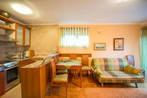 Aleksandar Apartment