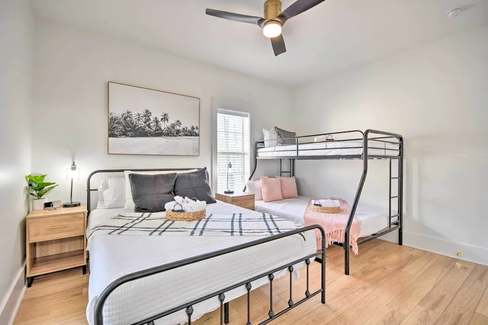 Beverly Bungalow; Easy Walk to Seagrove Beach
