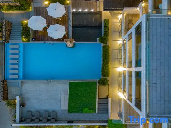 Ji Yun Resort (Yangshuo Ten-mile Gallery Yulong River)