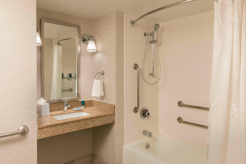 Four Points by Sheraton Boston Logan Airport Revere