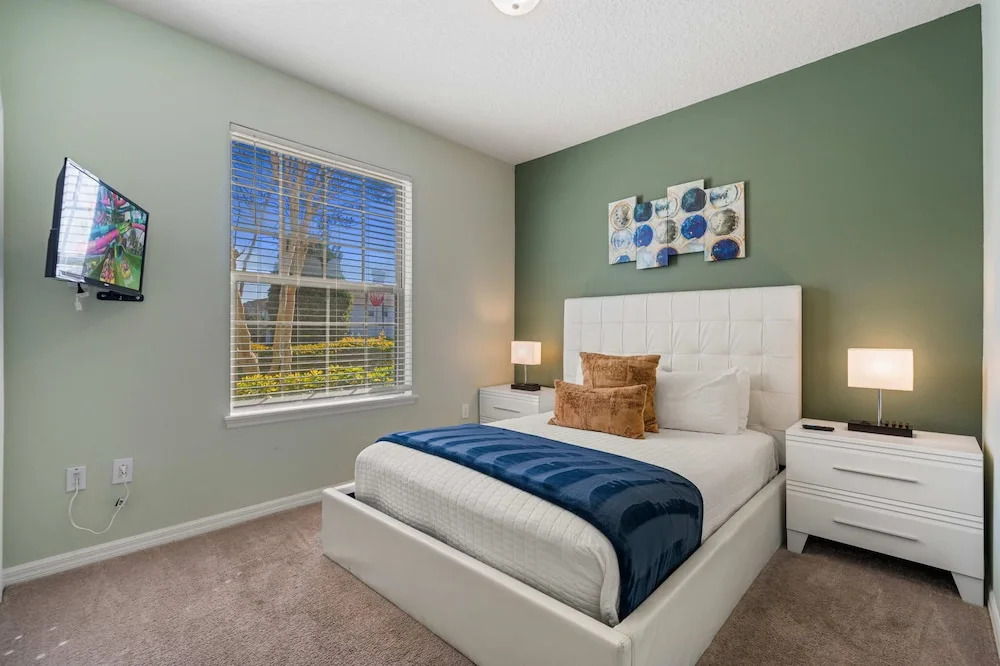 Modern 5BR Downstairs Room Pool Lazy River 2402