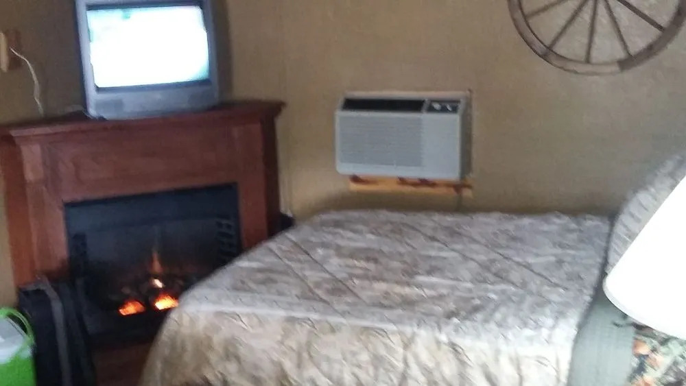Headwaters Motel