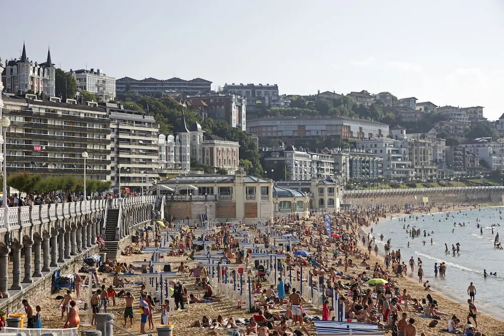 Playa de La Concha 3 Apartment by FeelFree Rentals