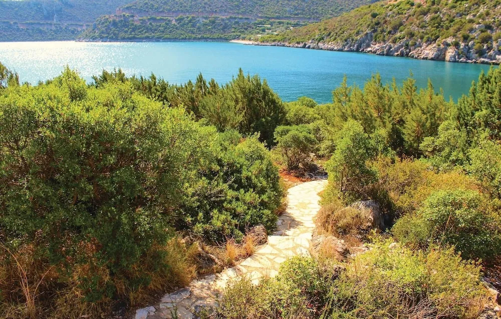 Awesome Home in Varia Kinouria With Wifi and 2 Bedrooms