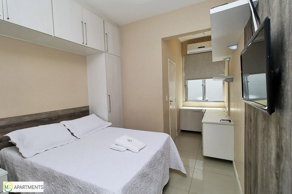 Studio moderno e silencioso na quadra da praia em Ipanema!