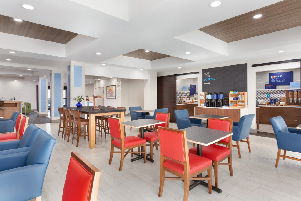 Holiday Inn Express & Suites Merced - Yosemite Natl Pk Area by IHG