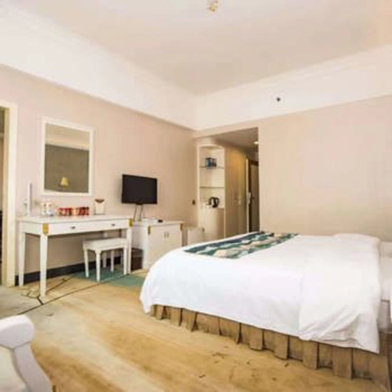 Only Hotel