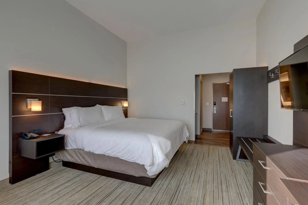 Holiday Inn Express & Suites - Auburn Downtown by IHG