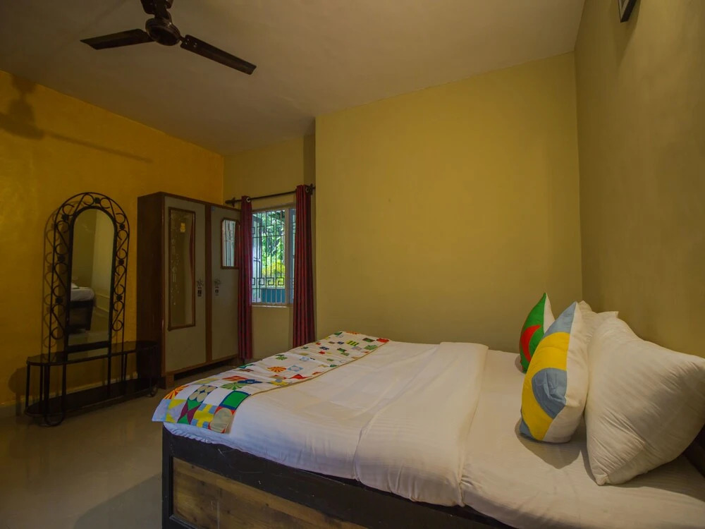 OYO 16456 Home Decent 1BHK Vagator