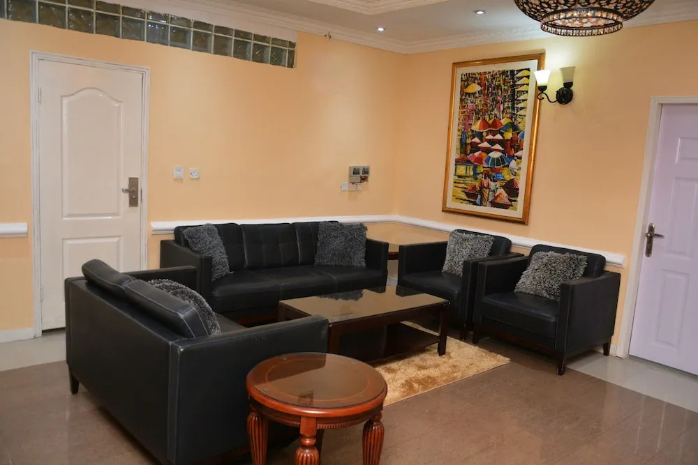 Aishar Residence