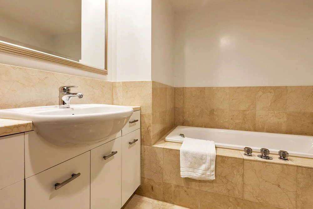 QV Spacious City Apartment - 737