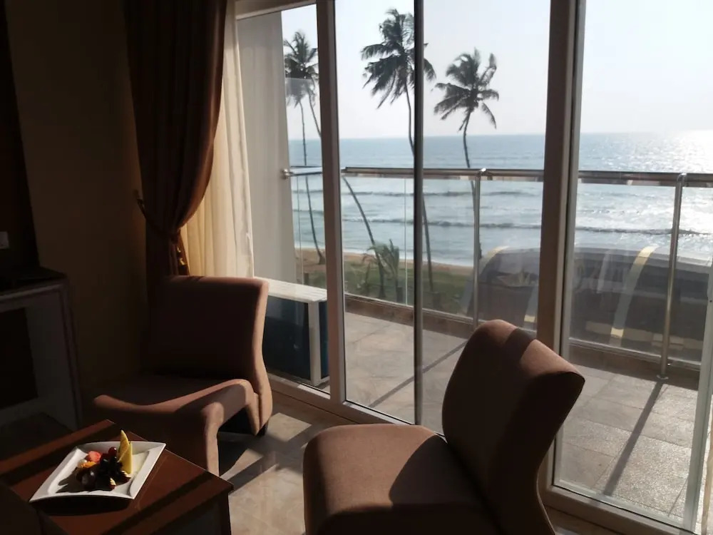 Ocean Queen hotel