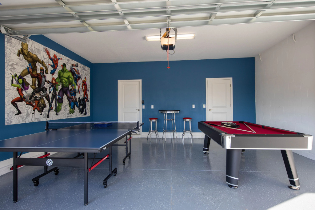 Spacious 8 Bedroom Vacation Home with Private Pool & Game Room