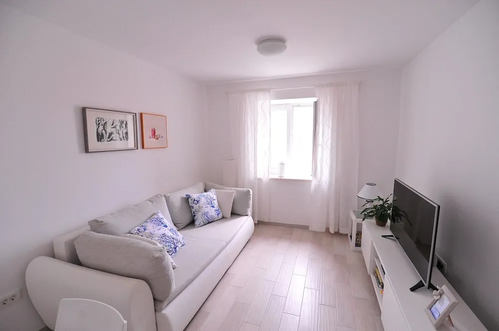 A1 - Luxury apt in Center, Just 5min From Beach