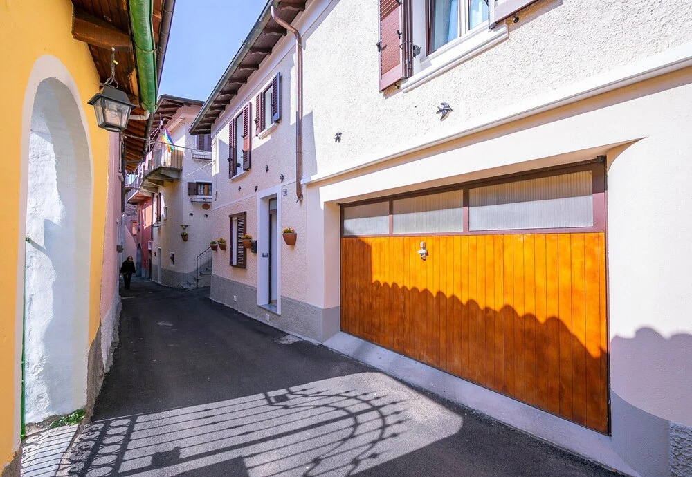 Casa Rondinelle in Castelveccana Old Town