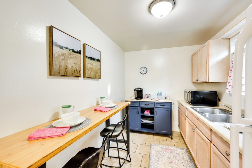 Quiet Carpinteria Cottage By Town & Beaches