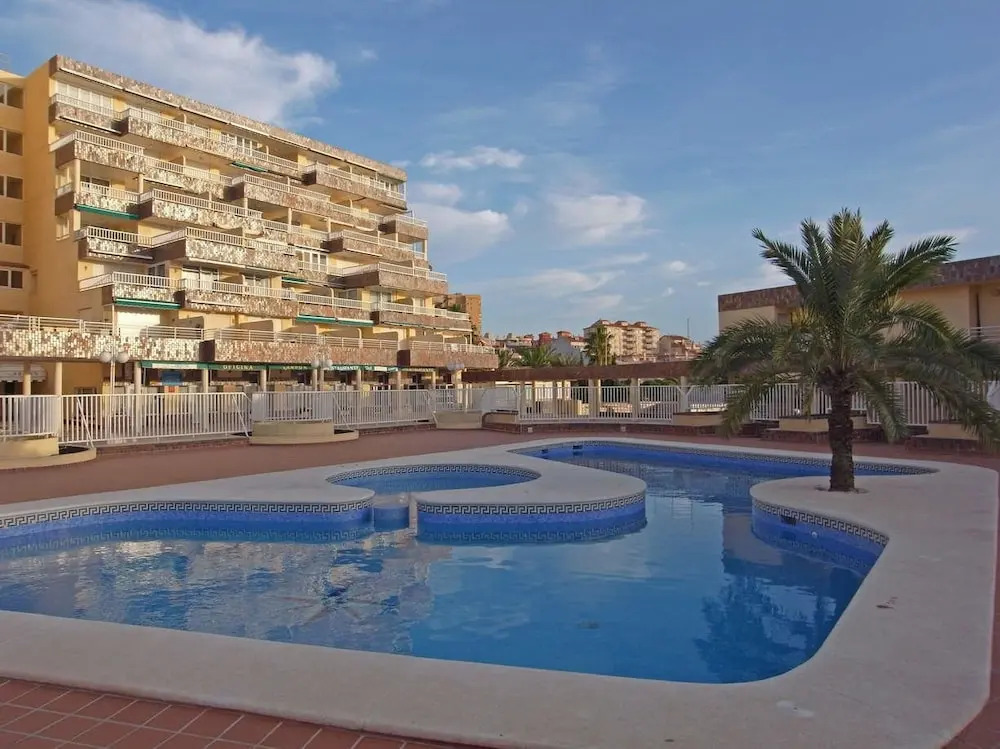 Inmovecos 1º linea playa con piscina Arpon 8C