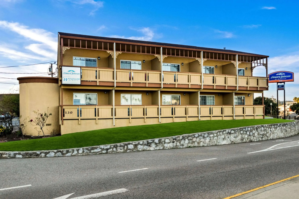 Howard Johnson by Wyndham Santa Cruz
