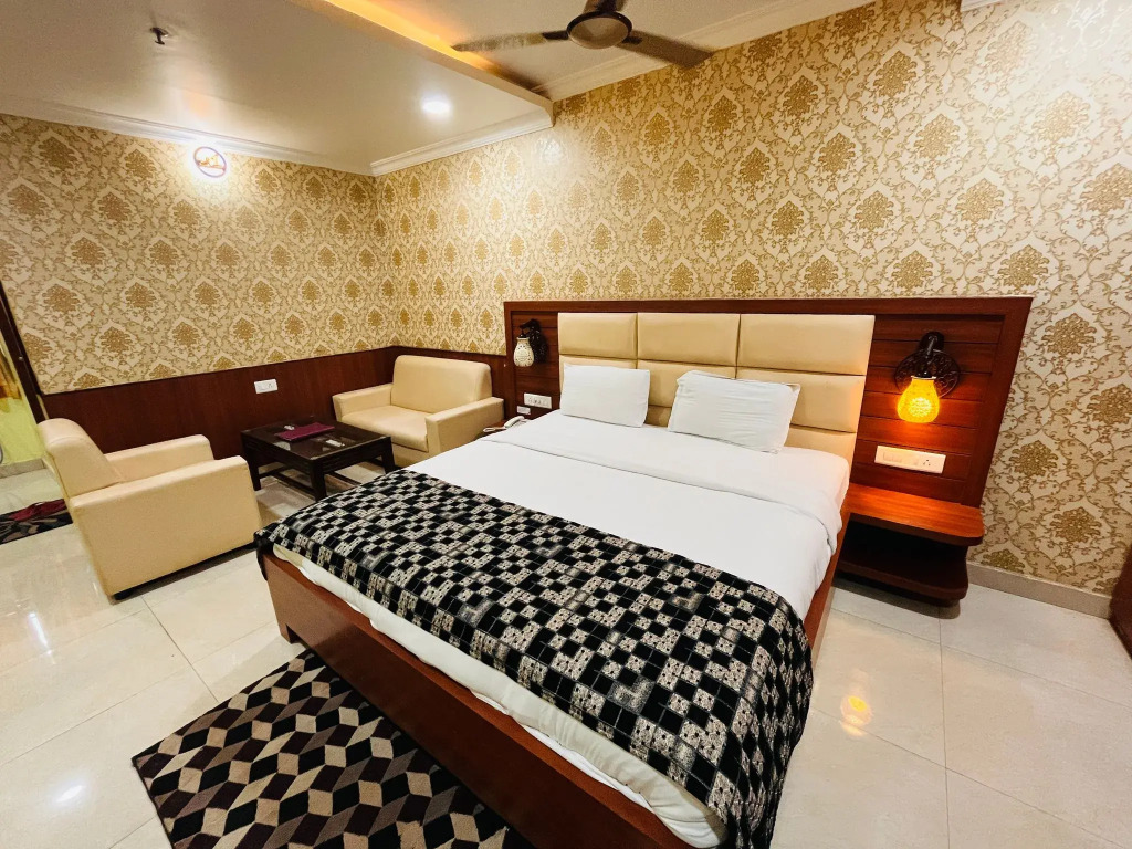 Sarojinee Residency
