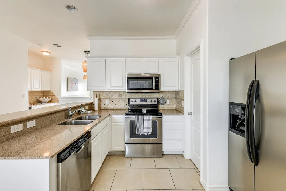Corpus Christi Condo W/ Community Pool, Near Beach