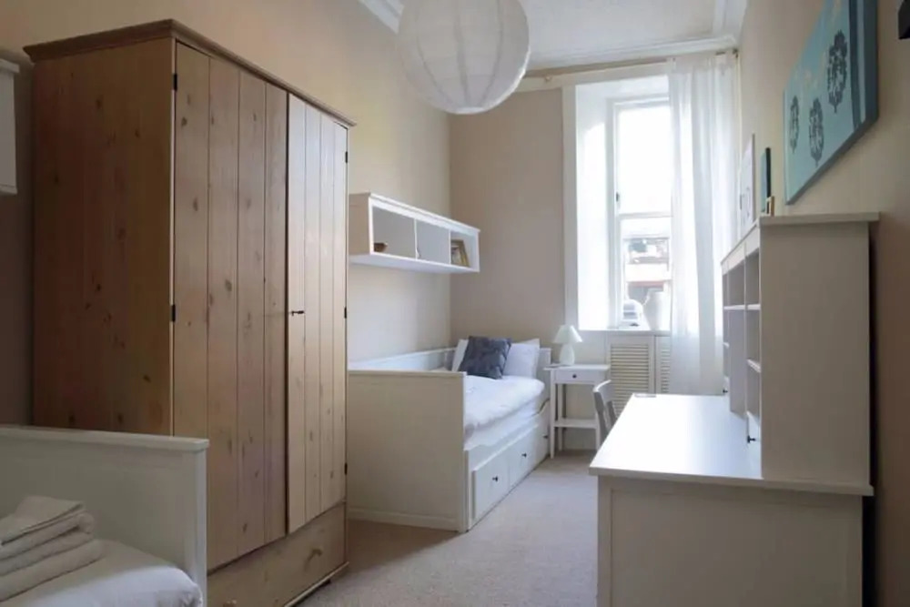 2 Bedroom Apartment With Free Parking