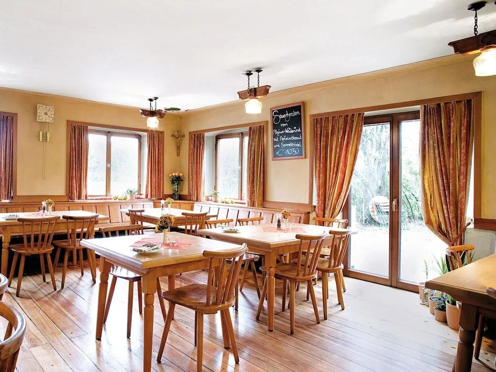 Hotel-Landgasthof KREUZ