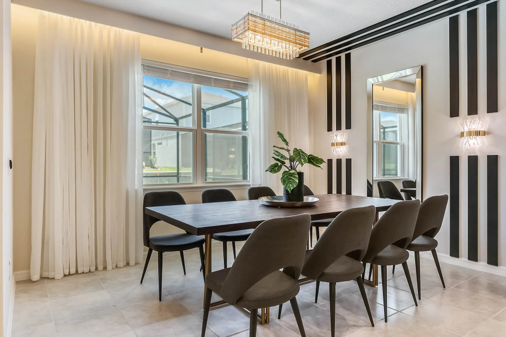 5 Bedrooms 45 Bathrooms Windsor Island 602 Jl