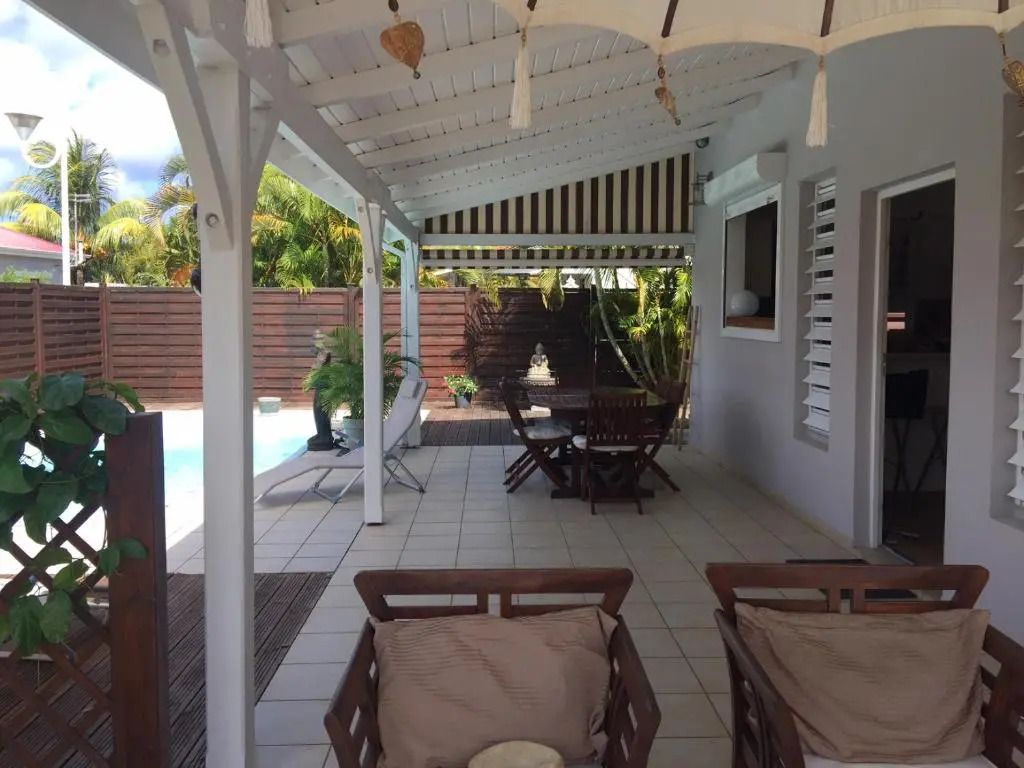 Villa de charme avec piscine residence securisee