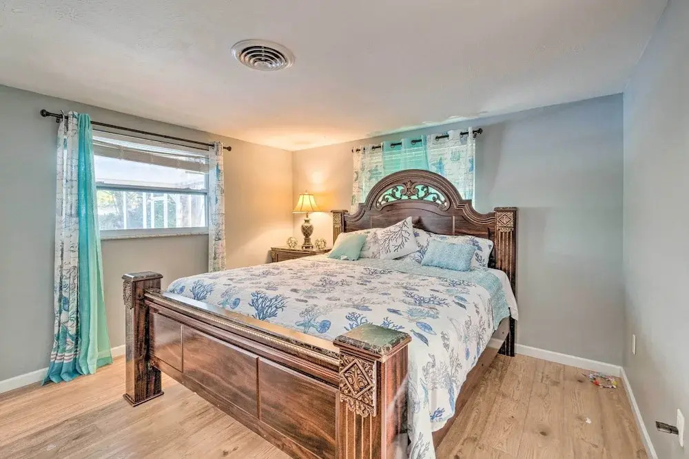 Peaceful Venice Villa w/ Patio - 2 Miles to Beach