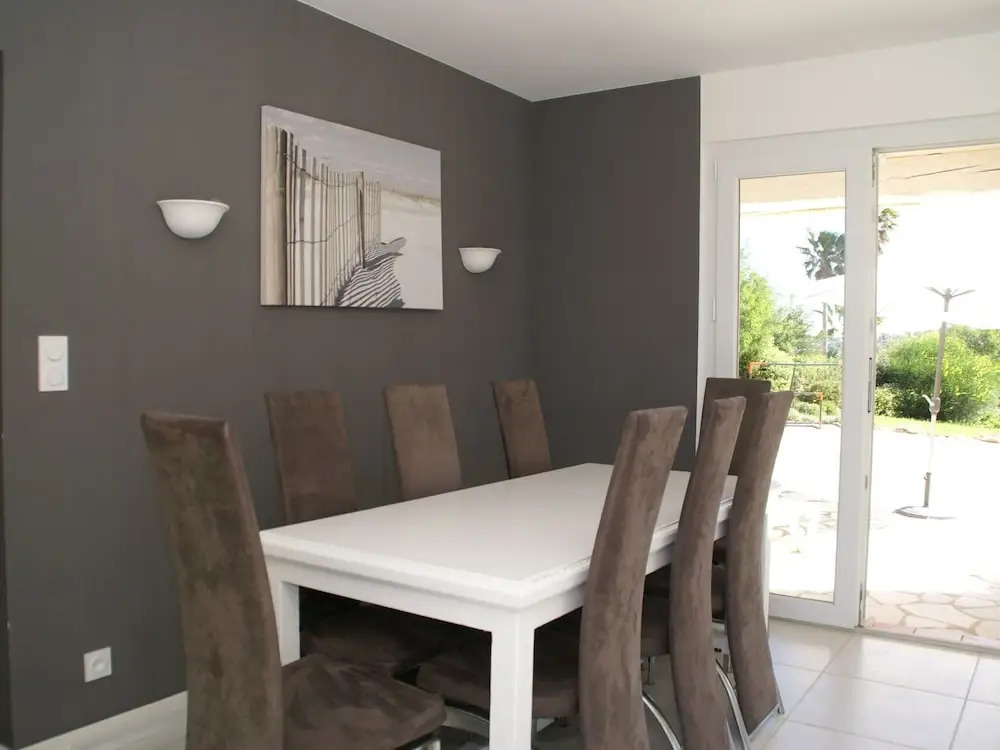Ideally Located Villa at Ste Maxime, Beautiful sea View, air Conditioning and Large Garden