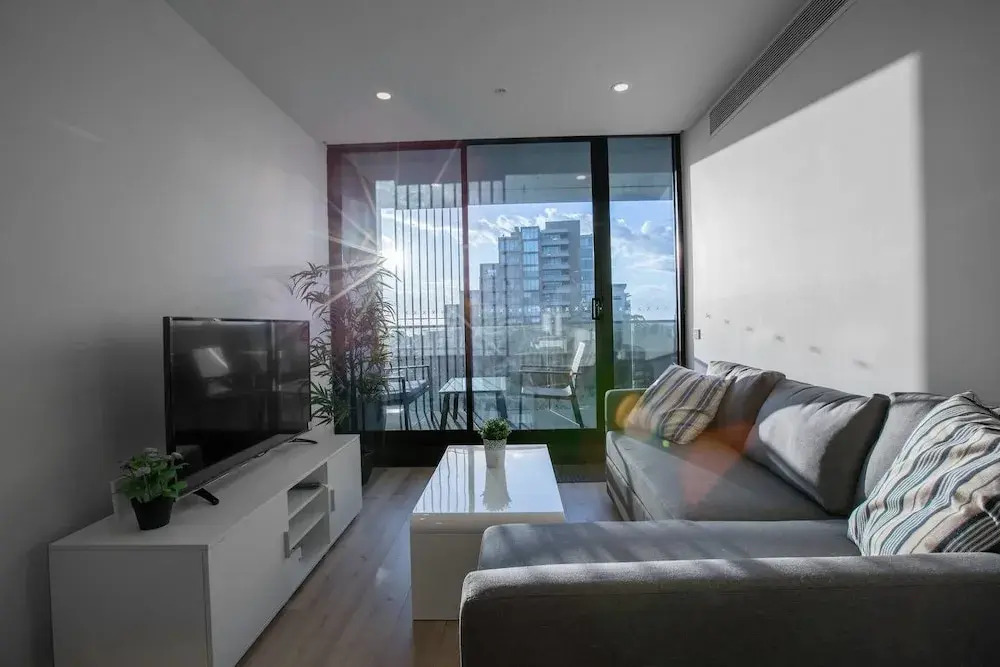 Brand New APT with Sea Views in Heart of St Kilda