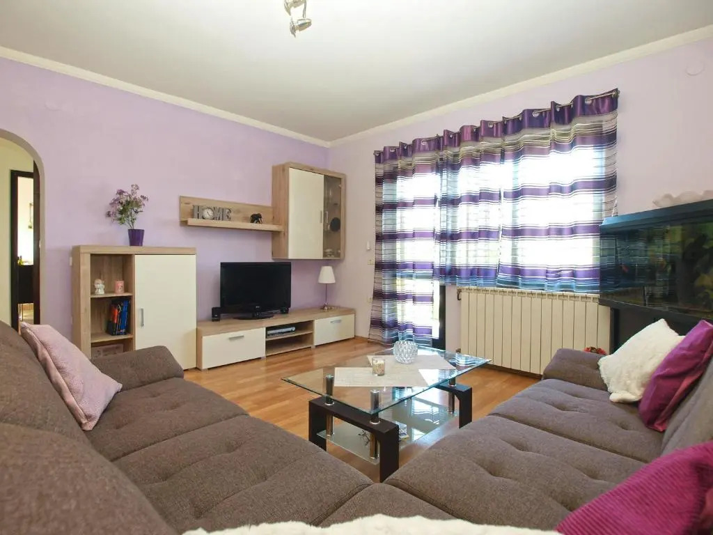 Apartment 1844