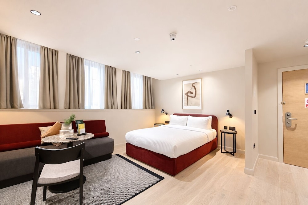 VCity Suites at The Teacher