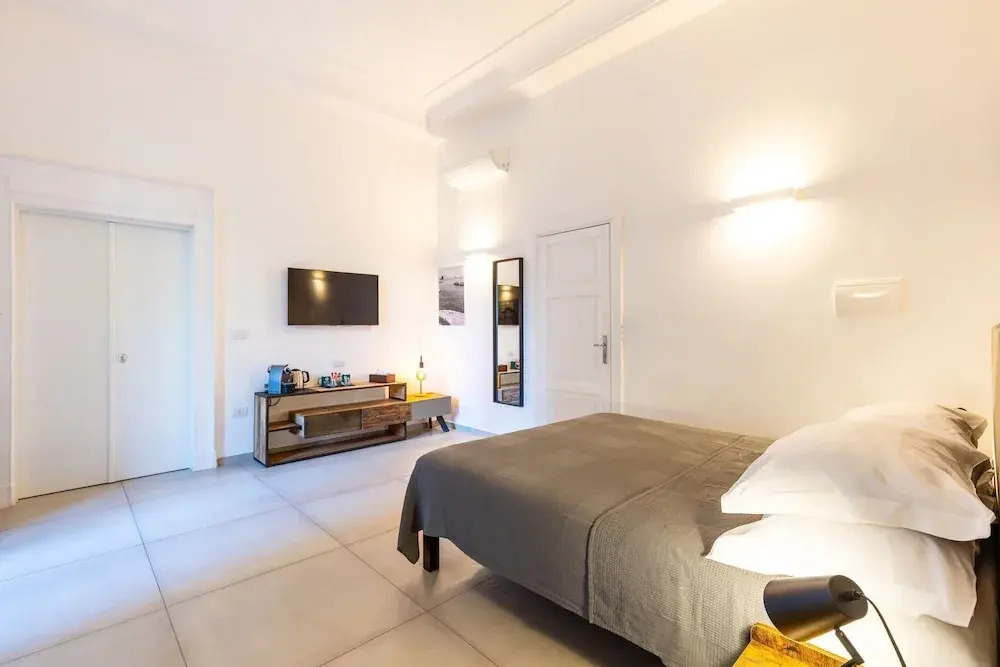 Partenope in Naples With 1 Bedrooms and 1 Bathrooms