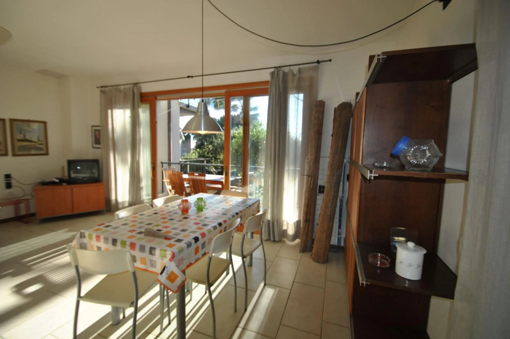 In vacation residence , 40 mt from the sea, apartment for 4-6 people, on the first floor with terrac-Villa Marina - INT. 6 trilo Ponente