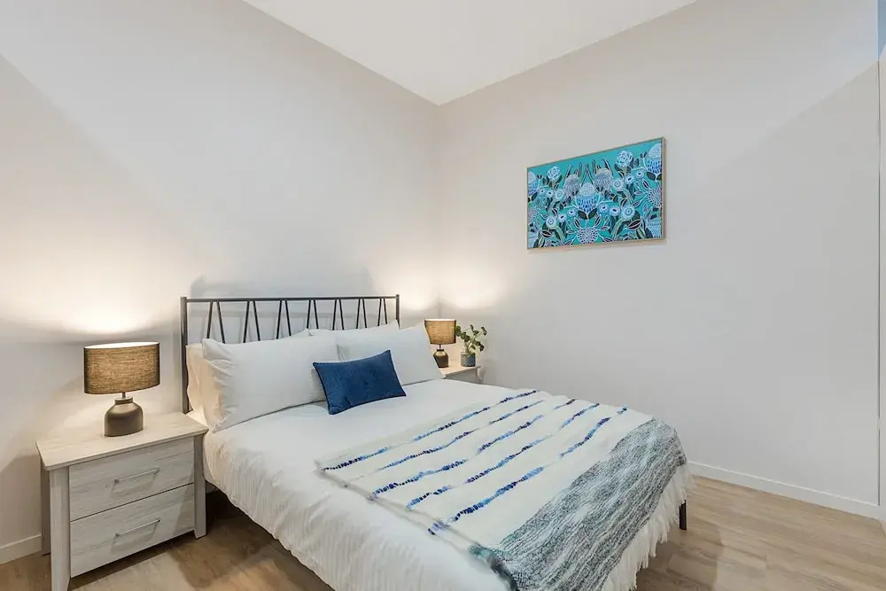 Executive Unit With Pool and Gym Near Riverfront