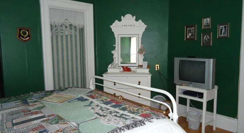 Bennett House Bed & Breakfast
