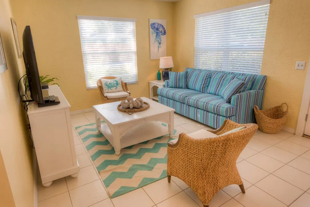 Shells and Sunshine Apartment 3