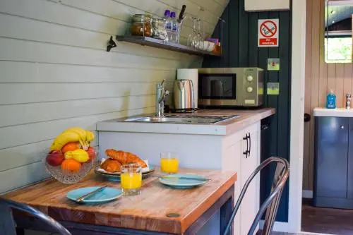 Inchree Rooms & Chalets