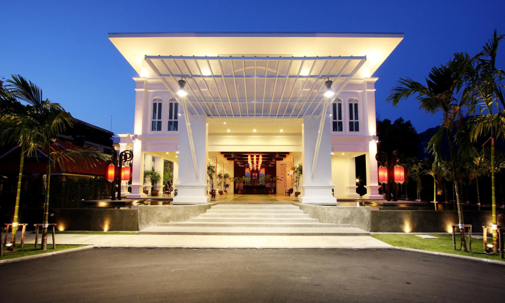 The Old Phuket - Karon Beach Resort