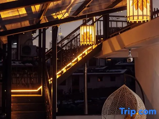 Qianyu Qianxun Starry Sky Tent Luxury Homestay (Dukezong Ancient City Branch)