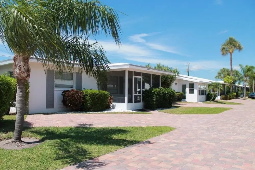 Aloha Kai - Unit 16 2 Bedrooms 1 Bathroom Apts