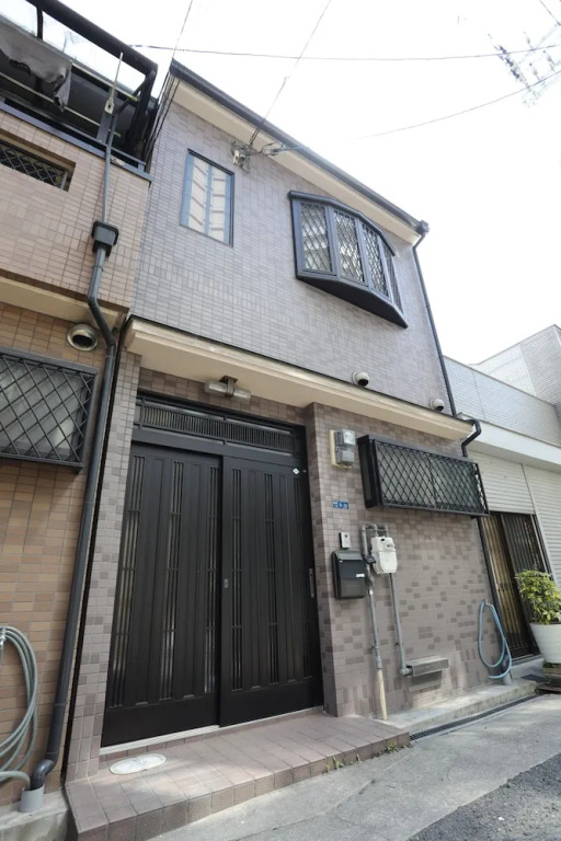 Tsuru House