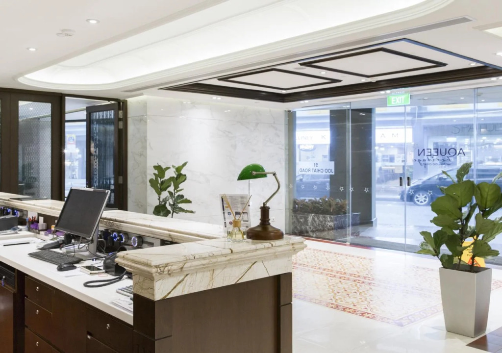 AM Hotel