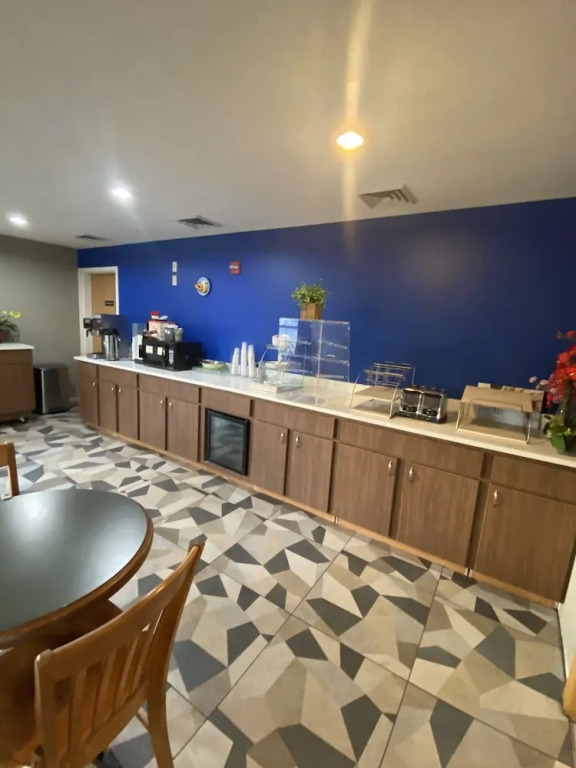 Coos Motor Inn