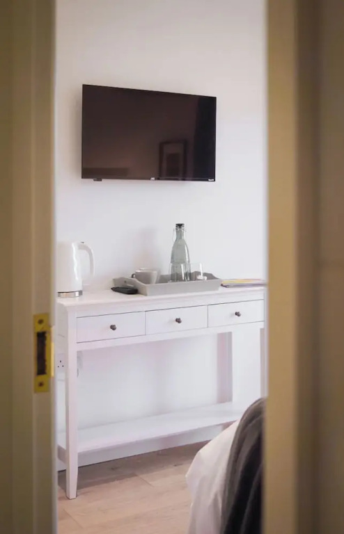 Lemon Tree Rooms - Newly Refurbished Coastal Stay