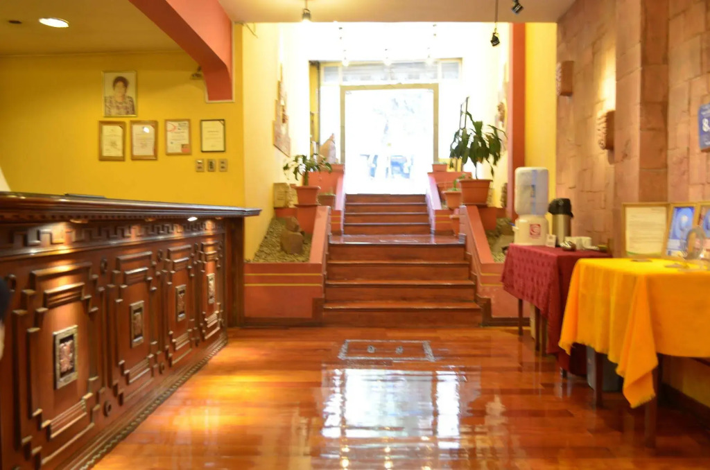 Hotel Cordillera Real